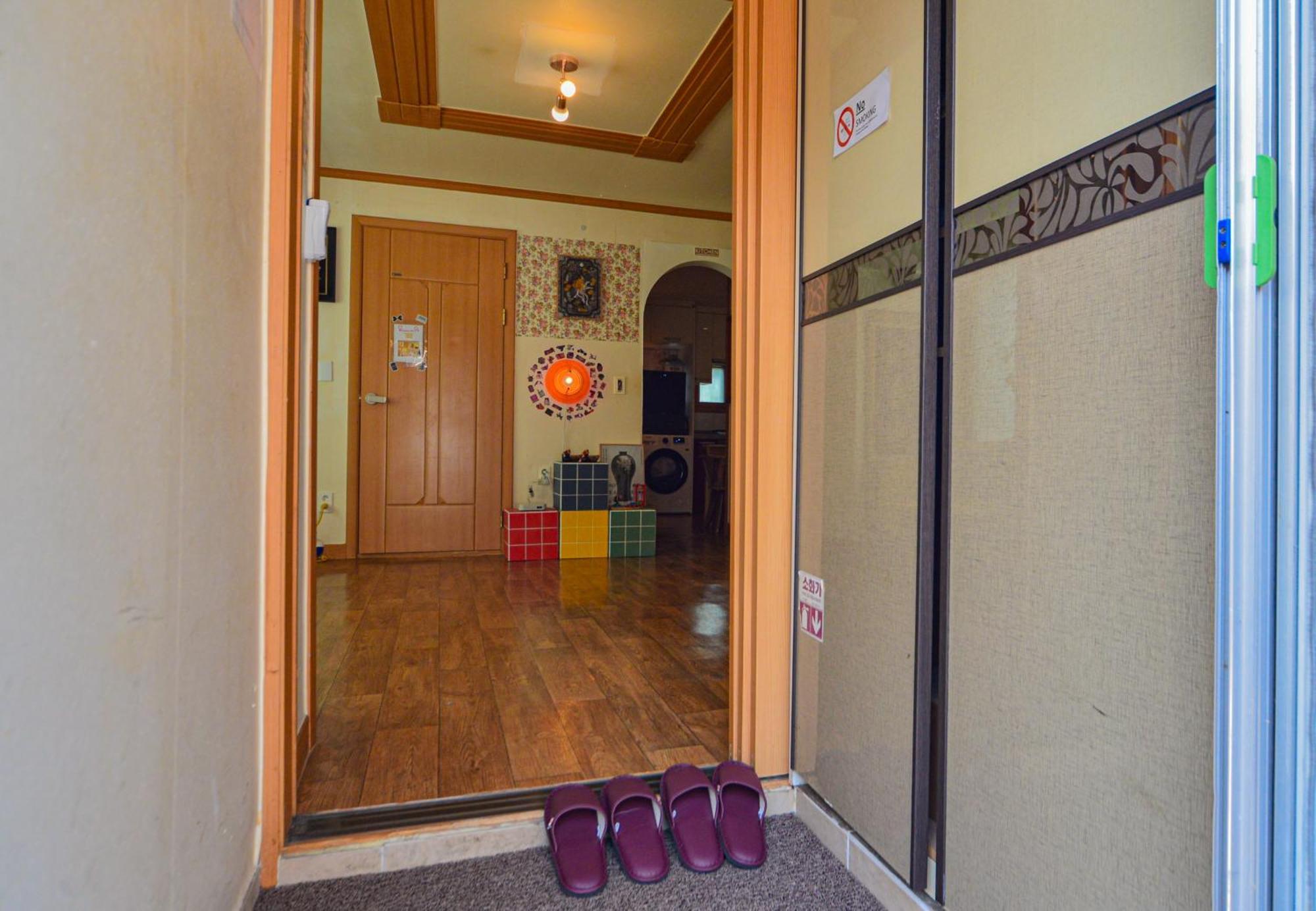 Helloworld Guesthouse Seoul Exterior photo