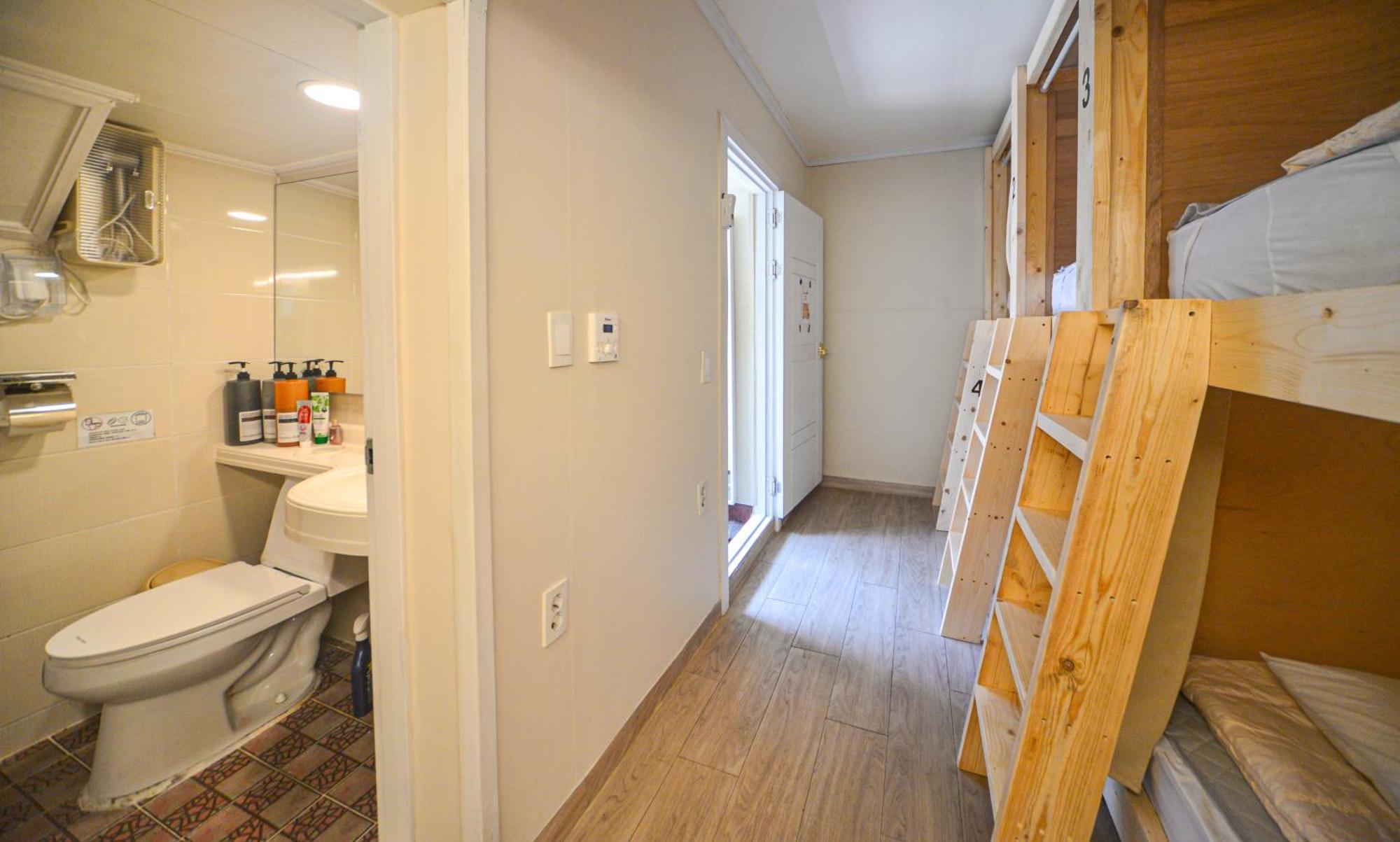 Helloworld Guesthouse Seoul Exterior photo