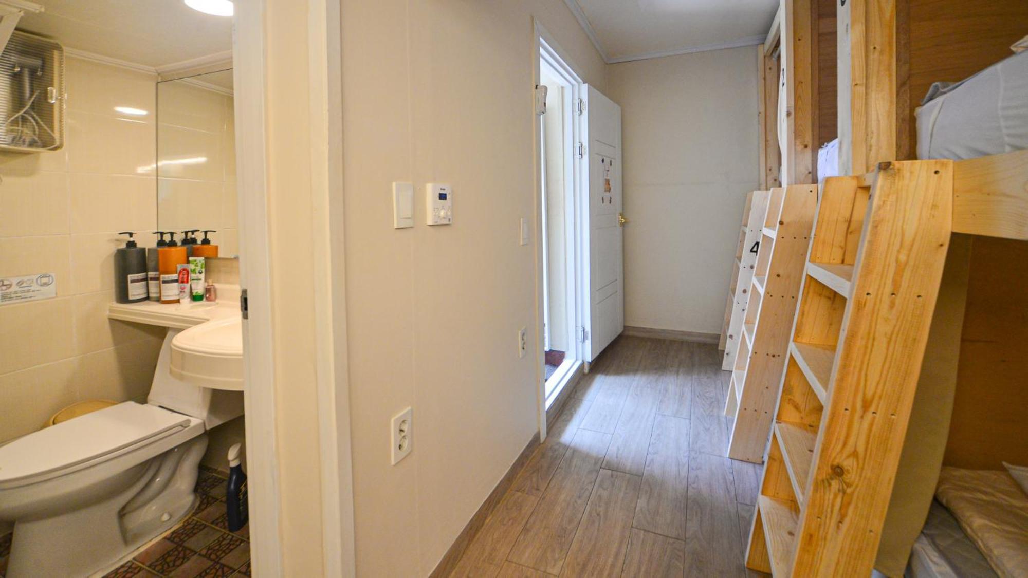 Helloworld Guesthouse Seoul Exterior photo