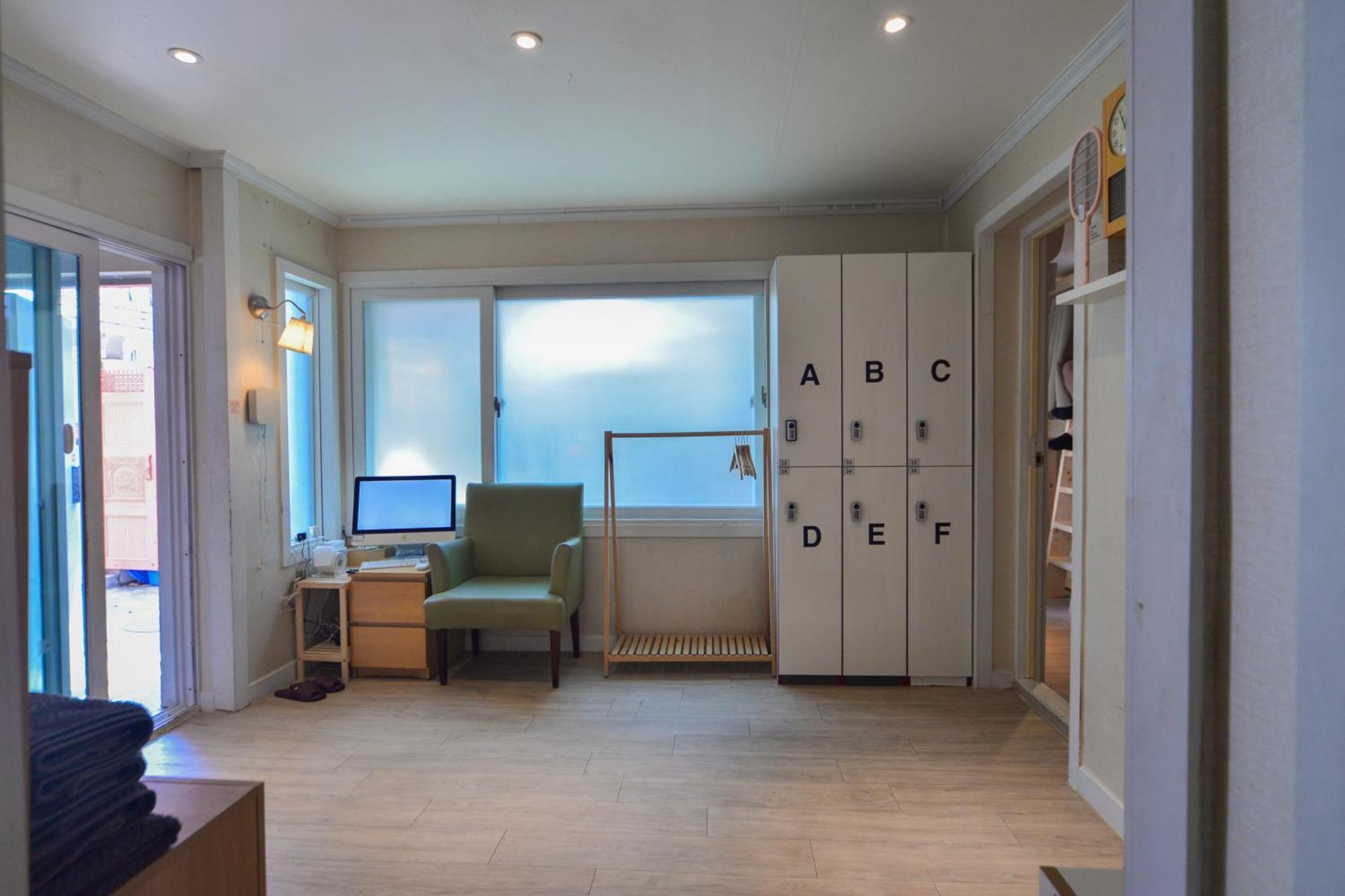 Helloworld Guesthouse Seoul Exterior photo